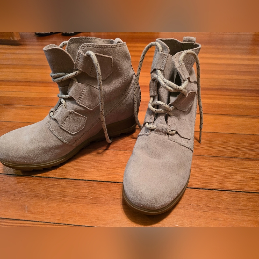 Sorel Womens Nubuck Wedge Shoes 6.5